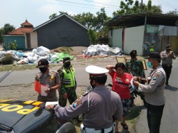 Cegah Penyebaran Covid-19, Tim Gabungan Kec. Tarik Gencarkan Operasi Yustisi Penegakan Disiplin Protokol Kesehatan