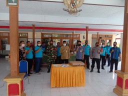 Danramil 0816/07 Krembung Hadiri Simulasi Pencoblosan Pilkades Di Desa Balonggarut, Tanjek Wagir dan Lemujut