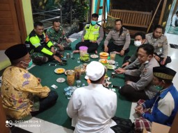 Jaga Kondusifitas Wilayah Jelang Pilkades, Babinsa dan Bhabinkamtibmas Jabon Patroli Bersama.