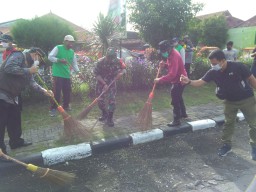 Danramil 0816/06 Tanggaulangin Dengan Unsur Forkopimka Mlaks Kegiatan Karya Bhakti