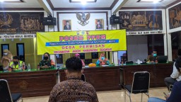 Babinsa Jabon Hadiri Rapat Koordinasi PPKM Mikro Di Desa Permisan