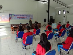 Koramil 0816/18 Sedati Memberikan Materi Kepemimpinan Kepada Siswa SMK Senopati Kecamatan Sedati