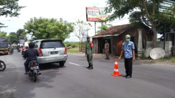Koramil 0816/13 Wonoayu Bersama Tiga Pilar melaksanakan Giat Ops Yustisi