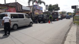 Babinsa Ramil 07 Laksanakan giat Protkes Bersama Anggota BKO, Polsek, Satpol PP dan ILS Krembung