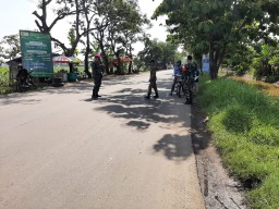 Sinergitas TNI - Polri tetap Laksanakan giat OPS Protkes PPKM MIKRO bersama Satpol PP dan ILS Kec. Krembung