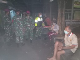 Koramil 0816/13 Melaksanakan Patroli Operasi Yustisi Gabungan Wilayah Wonoayu