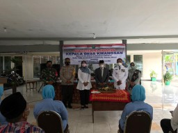 Babinsa Koramil 0816/18 Sedati Hadiri Sertijab Kepala Desa Kwangsan