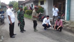 Wakil Bupati Sidoarjo Meninjau Lokasi Perbaikan Jalan di Desa Banjar Panji Kecamatan Tanggulangin