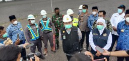 Gubernur Jawa Timur Meninjau Tempat Pemrosesan Akir TPA Sampah Di Kecamatan Jabon.