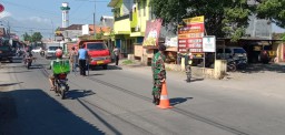 Petugas Gabungan Gelar Operasi Yustisi Prokes Covid-19 di Wilayah Tulangan.