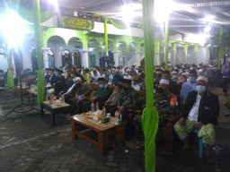 DANRAMIL 0816/16 BERSAMA BABINSA TAMBAKREJO MENGHADIRI PERINGATAN ISRO MIROJ TINGKAT KEC. WARU