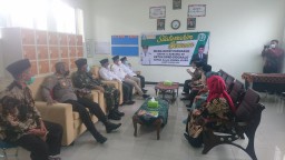 BABINSA TROPODO MENDAMPINGI DANRAMIL 0816/16 WARU MENGHADIRI UNDANGAN SILATURRAHMI YAYASAN MASJID DARUSSALAM DENGAN WABUP SIDOARJO