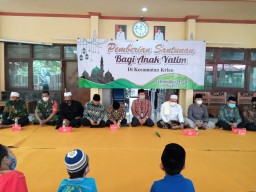 Forkopimka Kec Krian bersama Basnas Sidoarjo, PT. BUMI Jatikalang dan Ibu PKK santuni anak yatim