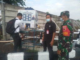 BABINSA RAMIL 0816/05 TULANGAN DAN SECURITY BLK SIDOARJO LAKSANAKAN PROKES COVID-19