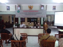 Batituud Ramil 0816/07 Krembung Ikuti Rapat Koordinasi Satgas Covid 19 di Kec. Krembung
