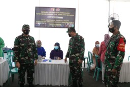 Dandim 0816 Sidoarjo pantau serbuan vaksin untuk masyarakat di Kodim 0816 Sidoarjo