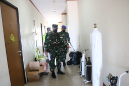 Dandim 0816 bersama Dandenpom V/4 Sidak tempat isolasi mandiri bagi Pekerja Migran Indonesia di Sidoarjo