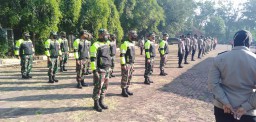 Personil Ramil 0816/05 Tulangan ikuti Pengamanan Sidang Tipiring Di Kabupaten Sidoarjo