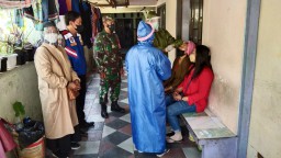 Anggota Koramil 0816/13 Wonoayu Laksanakan Tracing Kontak Erat Warga Terkonfirmasi Covid-19