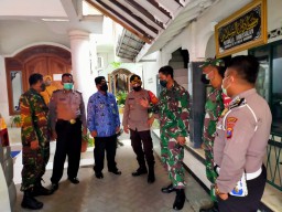 Pgs. Danramil 0816/03 Buduran pimpin evakuasi warga ke isoter