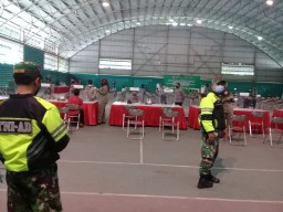 Babinsa Koramil 05/Tulangan ikut amankan sidang tipiring di Gor Sidoarjo