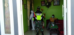 Anggota Koramil 06/ Tanggulangin dan Nakes laksanakan Penyemprotan Cairan Disinfektan