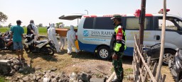 Babinsa Dampingi Pemakaman Warga terpapar Covid-19