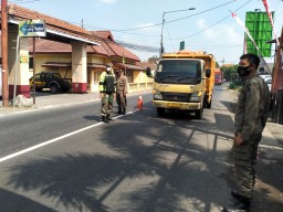 Meskipun zona kuning, Forkopimka Krembung gencarkan operasi Yustisi