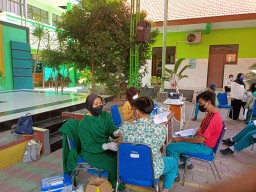 Warga Sidoarjo datangi Kodim 0816/Sidoarjo ikuti serbuan vaksin ke 2
