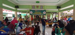 Warga antusias ikuti serbuan vaksin Kodim 0816/Sidoarjo di Balai Desa Sidorejo Krian