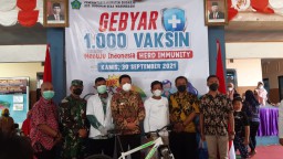 DANRAMIL 0816/03 BUDURAN BERSAMA BABINSA MENINJAU KEGIATAN GEBYAR 1000 VAKSIN