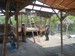 Pendayagunaan limbah sampah menjadi lahan agrowisata di Kebaron Tulangan