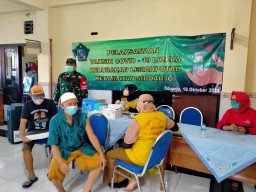 Babinsa Lemahputro maksimalkan pengamanan pelaksanaan vaksinasi covid-19 di wilayah