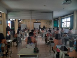 Babinsa 01/Sidoarjo laksanakan Pelatihan PBB dan Wasbang di SMP Widya Wiyata Sidoarjo