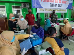 Pelda Marjuki Babinsa Koramil 0816/05 Tulangan aktif dukung pelaksanaan vaksinasi covid-19
