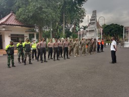 Koramil 0816/07 Krembung Ikut Laksanakan Kegiatan Operasi Yustisi Gabungan