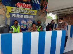 Koramil 0816/04 porong turut andil melayani masyarakat yang merayakan natal 2021 dan tahun baru 2022