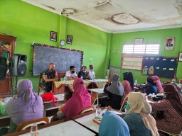 Sertu Eko Prayudi Hadiri Sosialisasi Vaksin Covid 19 Di SDN Wangkal