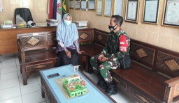 Peltu Kartono Bati Tuud Koramil 0816/06 Tanggulangin Komsos Dengan Kasek SDN-2 Kedensari