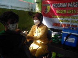 Sukseskan Vaksinasi Booster dilaksanakan di Koramil 0816/05 Tulangan