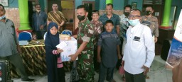 Tingkatkan kebersamaan Danramil 0816/06 Tanggulangin Hadiri Acara Bukber Di Balai Desa Penatarsewu