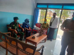 Babinsa 0816/03 Buduran melaksanakan pendampingan penjemputan ODGJ di RSJ Menur Surabaya