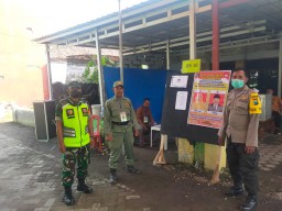 Pengiriman Logistik Pilkades Kotak Suara di Masing Masing TPS Desa Penatarsewu