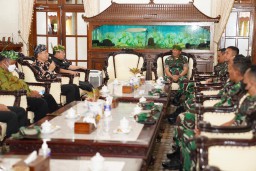 Danrem 084/BJ Silahturahmi dan Rakernis TMMD KE-114 TA. 2022, di Kabupaten Sidoarjo