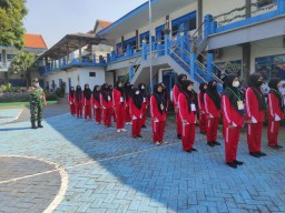 Anggota Ramil0816/07 Krembung Laksanakan Wasbang di SMAN 1 Krembung