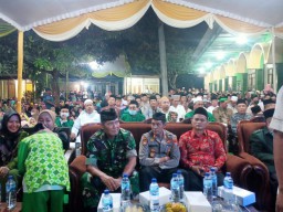 Jalin Komunikasi Dengan Warga Danramil 0816/11 Tarik Dan Kapolsek Hadiri Pengajian Umum di Desa Sebani