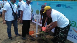 Pendampingan Babinsa Koramil 0816/05 Dukung BRI Cabang Sidoarjo Lakukan Penanaman 1000 Pohon Didesa Binaan