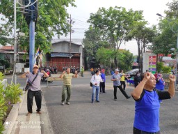 Jaga Sinergitas, Forkopimka Waru Laksanakan Olahraga Bersama