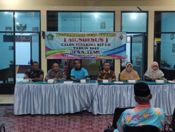 Babinsa Koramil 12/Prambon hadiri Musdesus penetapan penerima BLT DD