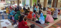 Cegah Stunting, Babinsa 0816/13 Wonoayu Lakukan Pendampingan di Posyandu